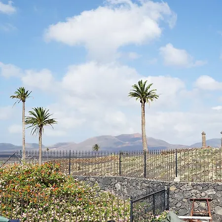 Vista Timanfaya * يايثا